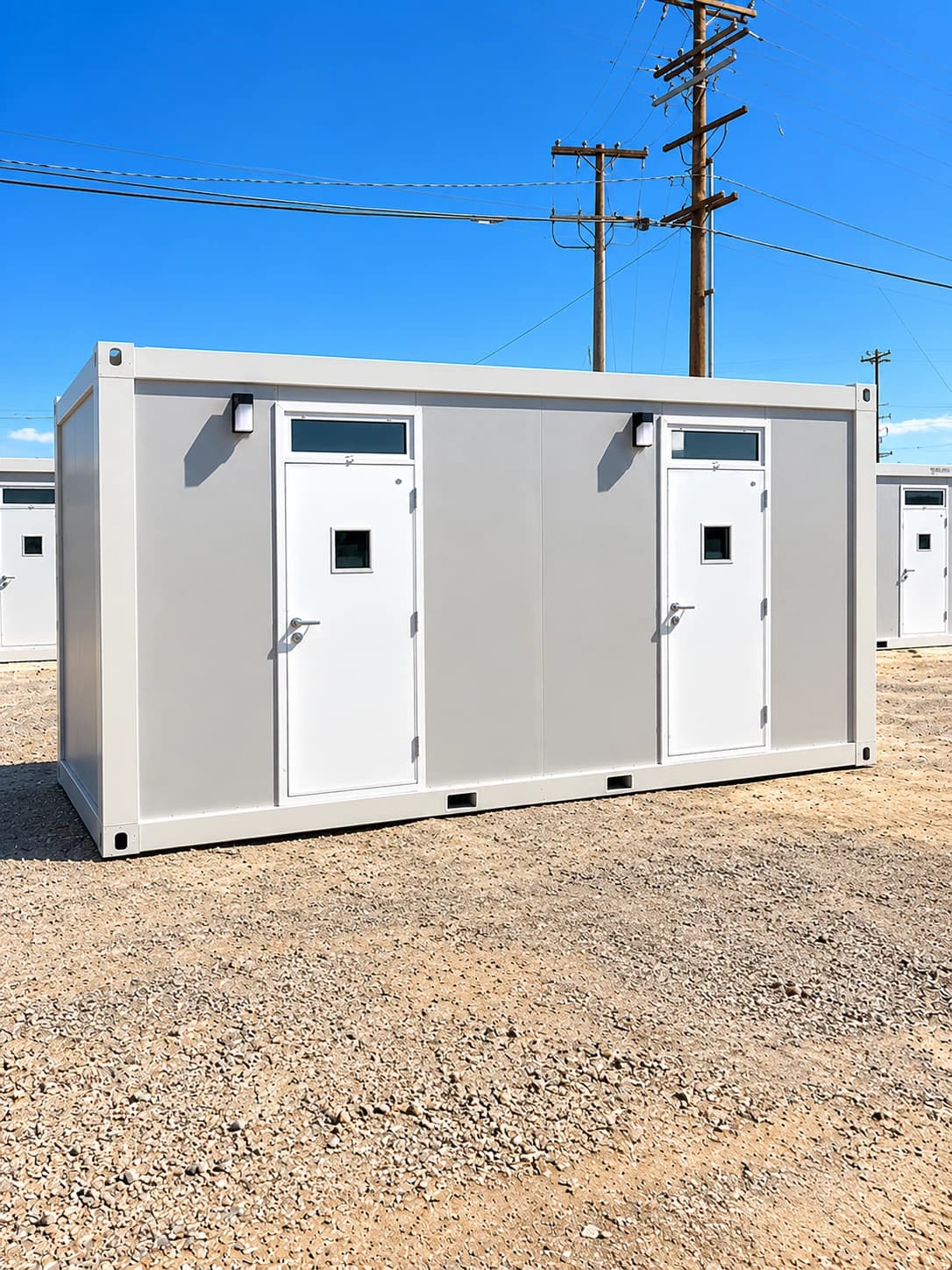 Freestanding sleeper accommodation unit with two entry doors